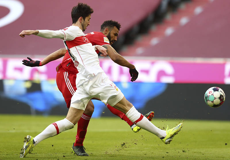 斯图加特因攻守不均匀而失利，重创