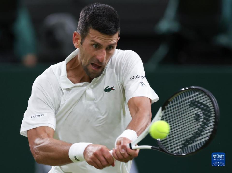 意大利网球队完胜英国网球队，瓦林卡制霸全场的简单介绍